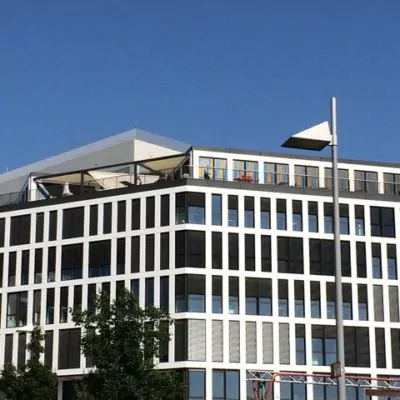 Sonnensegel und Raffstoren